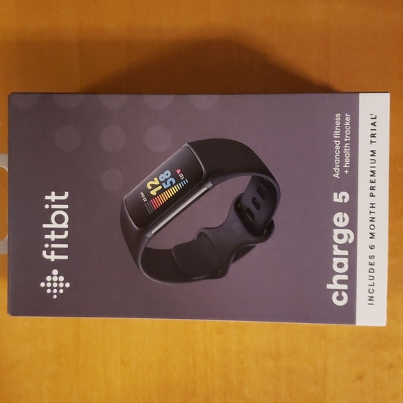 NEW Fitbit Charge 5 advanced fitness + health tracker - Picture 5 of 5